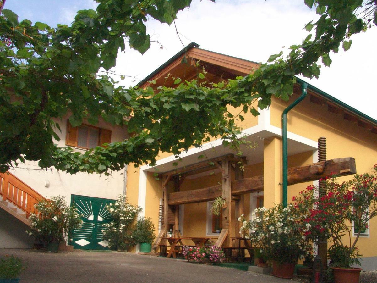 Weingut Jakob'S Ruhezeit Mautern Exterior photo